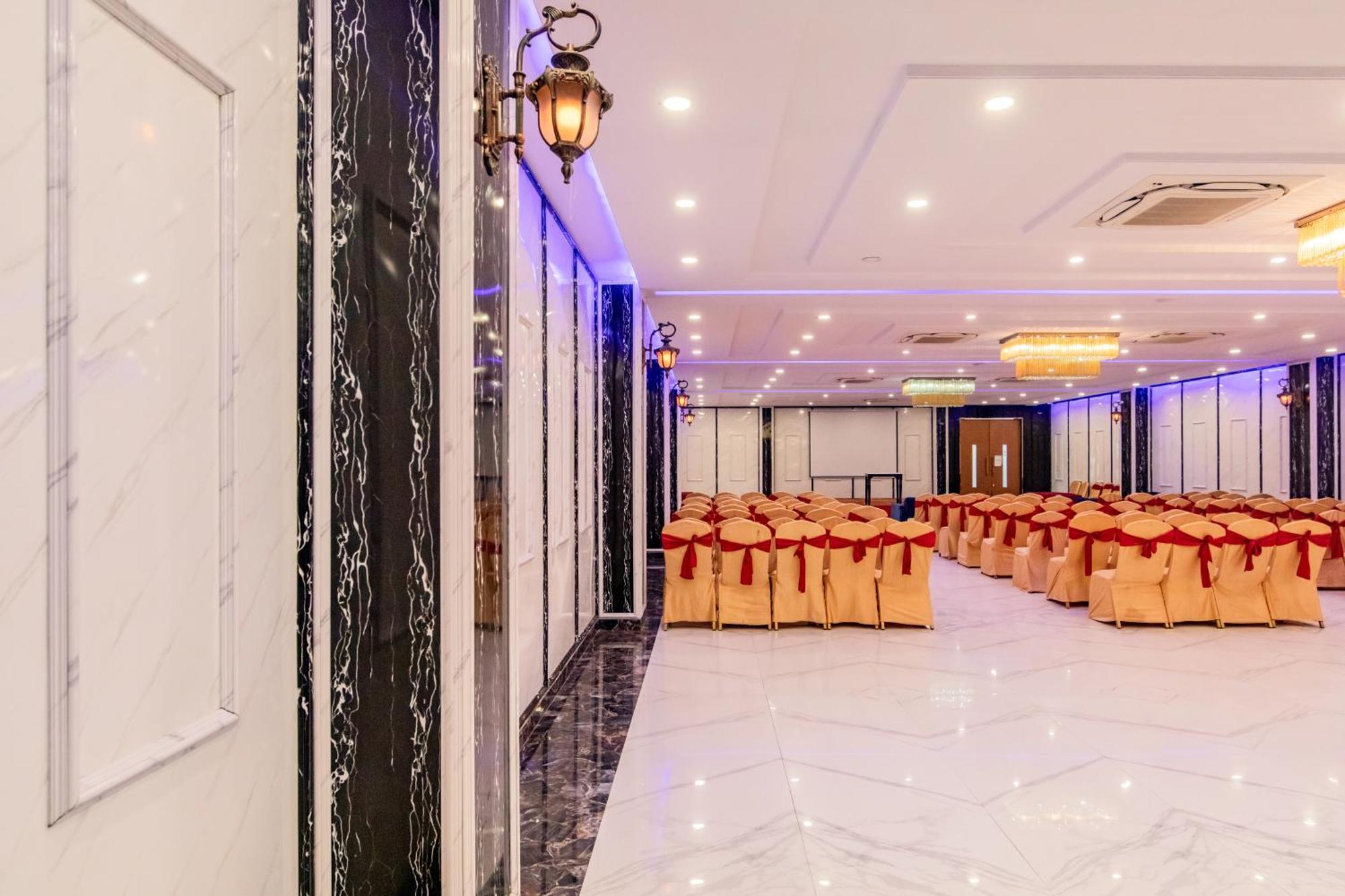 Foxoso Fiori Hotel Jaipur Eksteriør billede