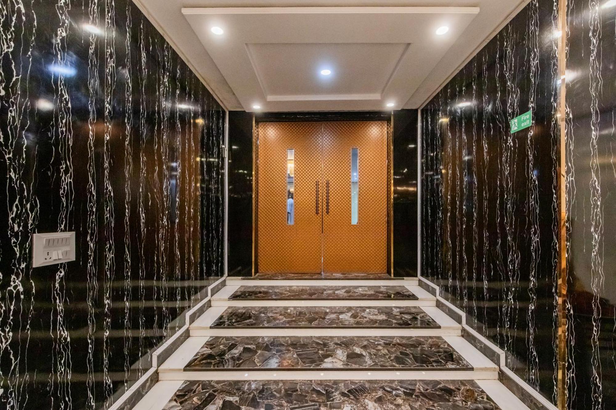 Foxoso Fiori Hotel Jaipur Eksteriør billede