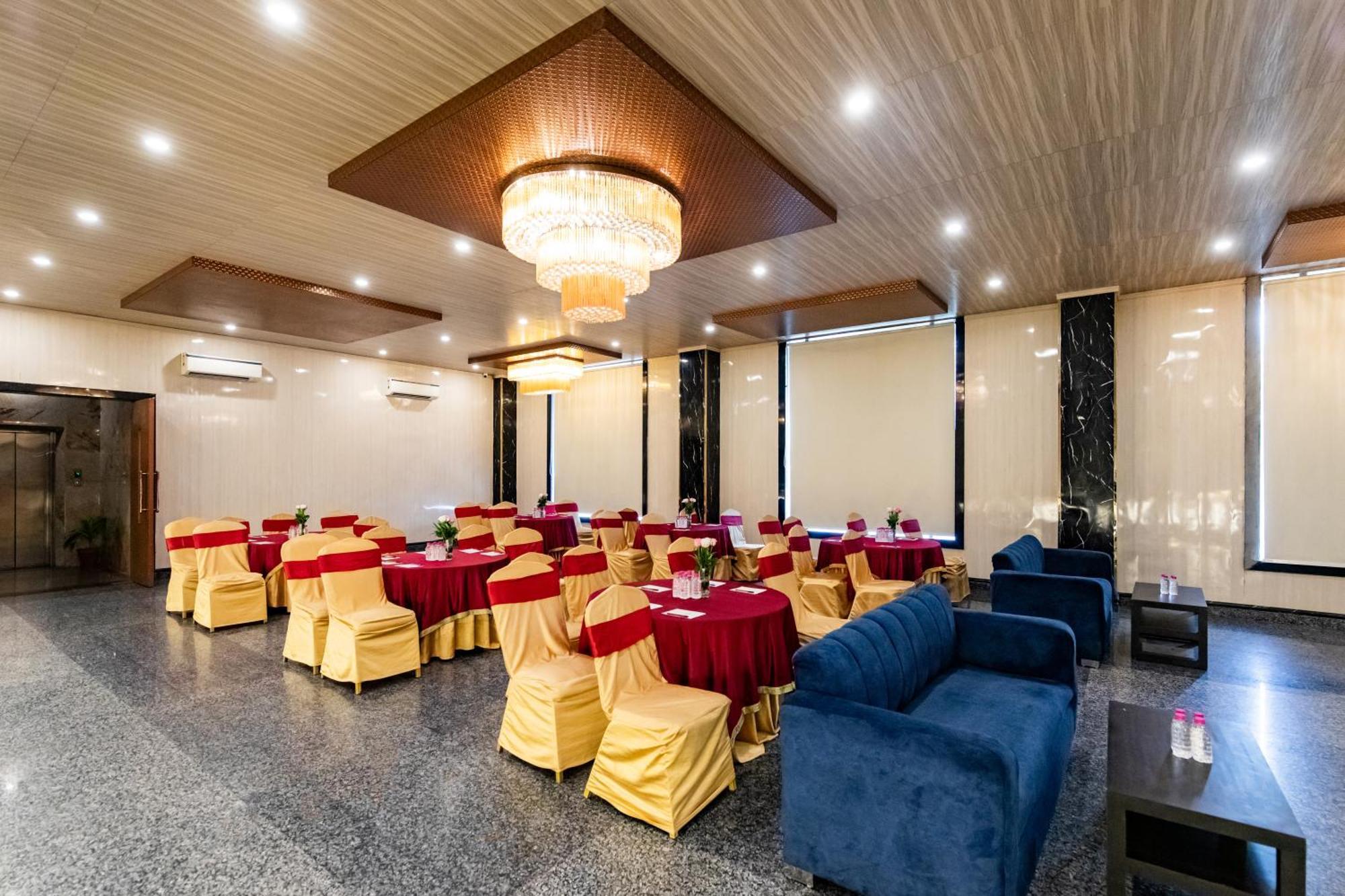 Foxoso Fiori Hotel Jaipur Eksteriør billede