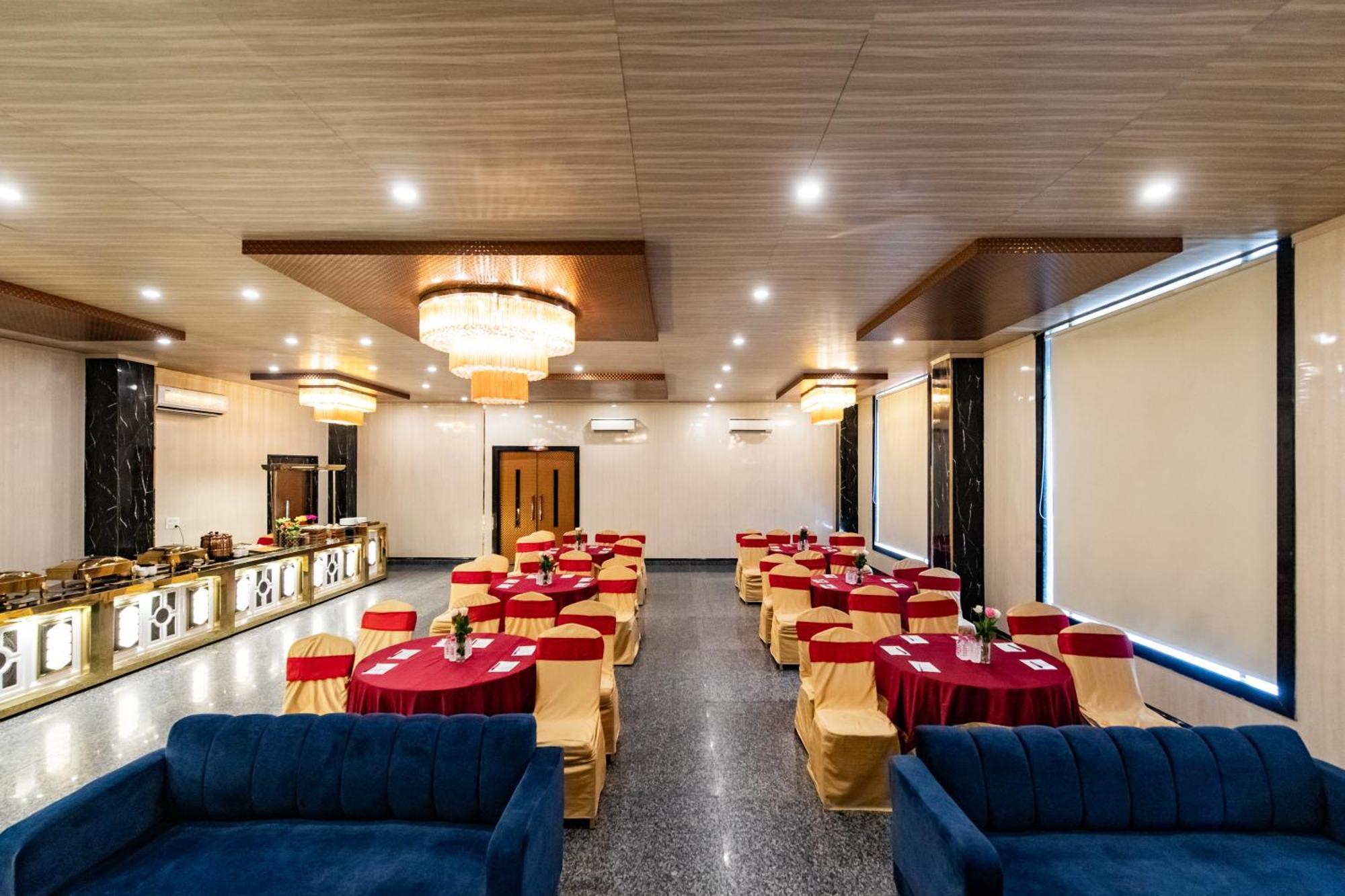 Foxoso Fiori Hotel Jaipur Eksteriør billede